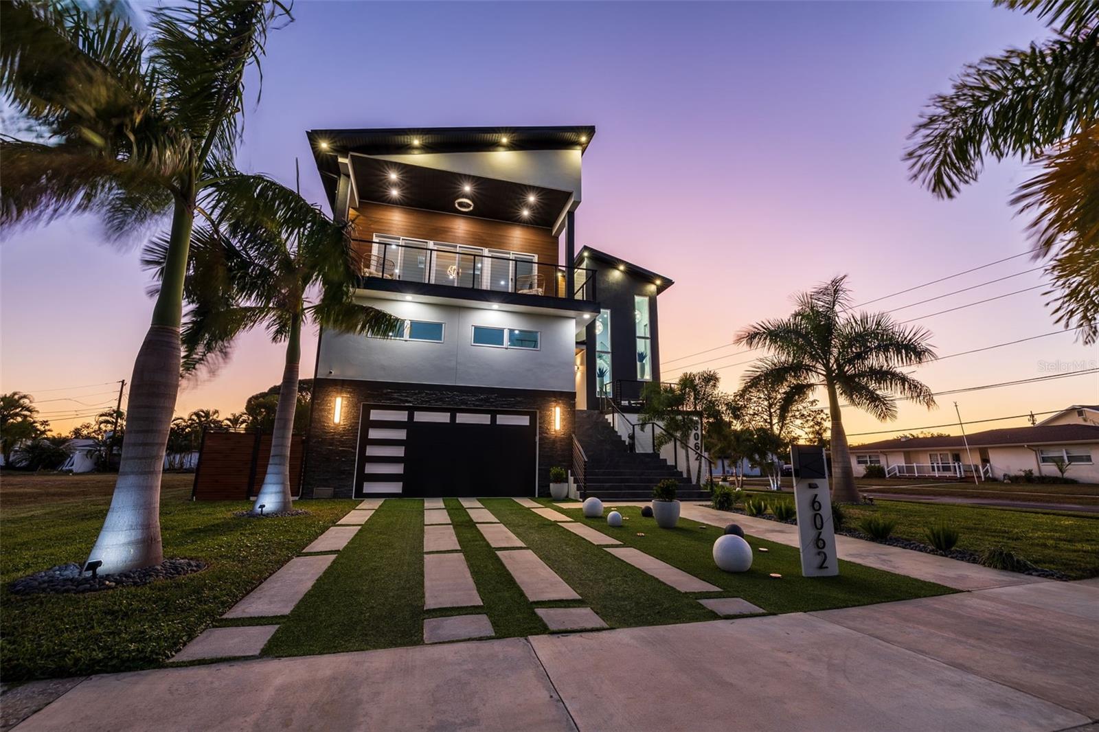 Image 2 of 75 For 6062 Bayou Grande Boulevard Ne