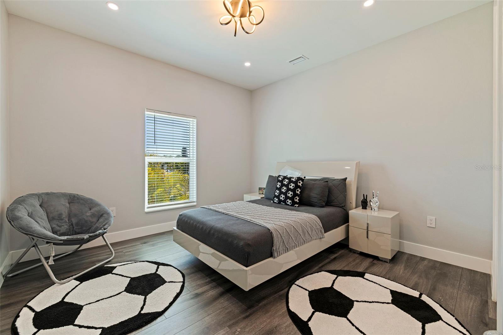 Image 26 of 75 For 6062 Bayou Grande Boulevard Ne