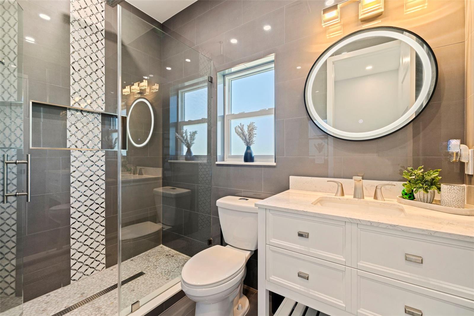 Image 30 of 75 For 6062 Bayou Grande Boulevard Ne