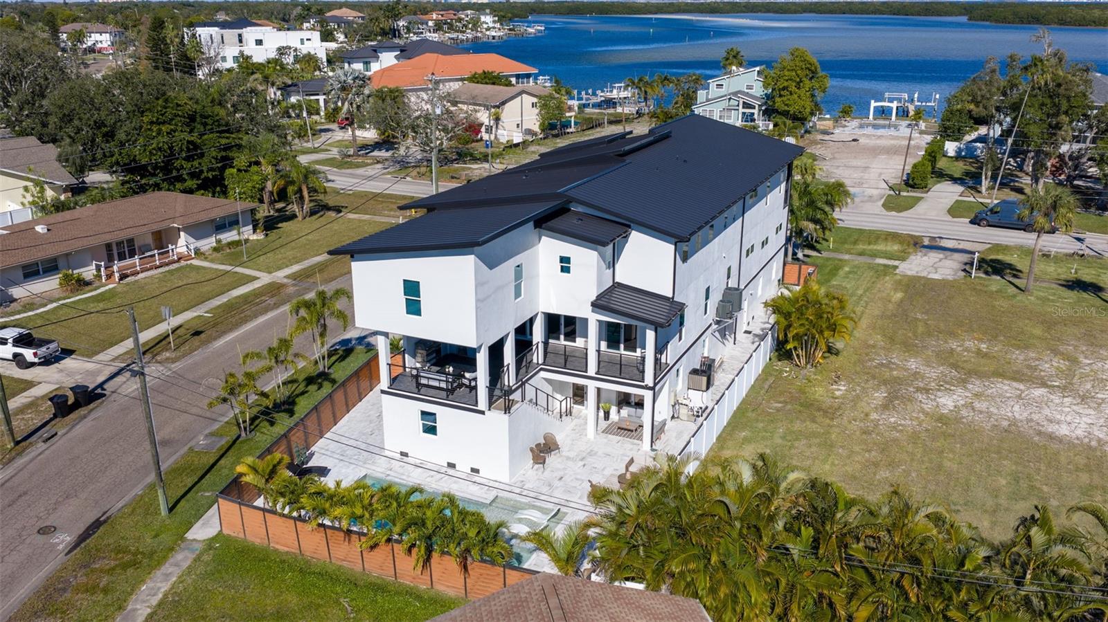 Image 71 of 75 For 6062 Bayou Grande Boulevard Ne