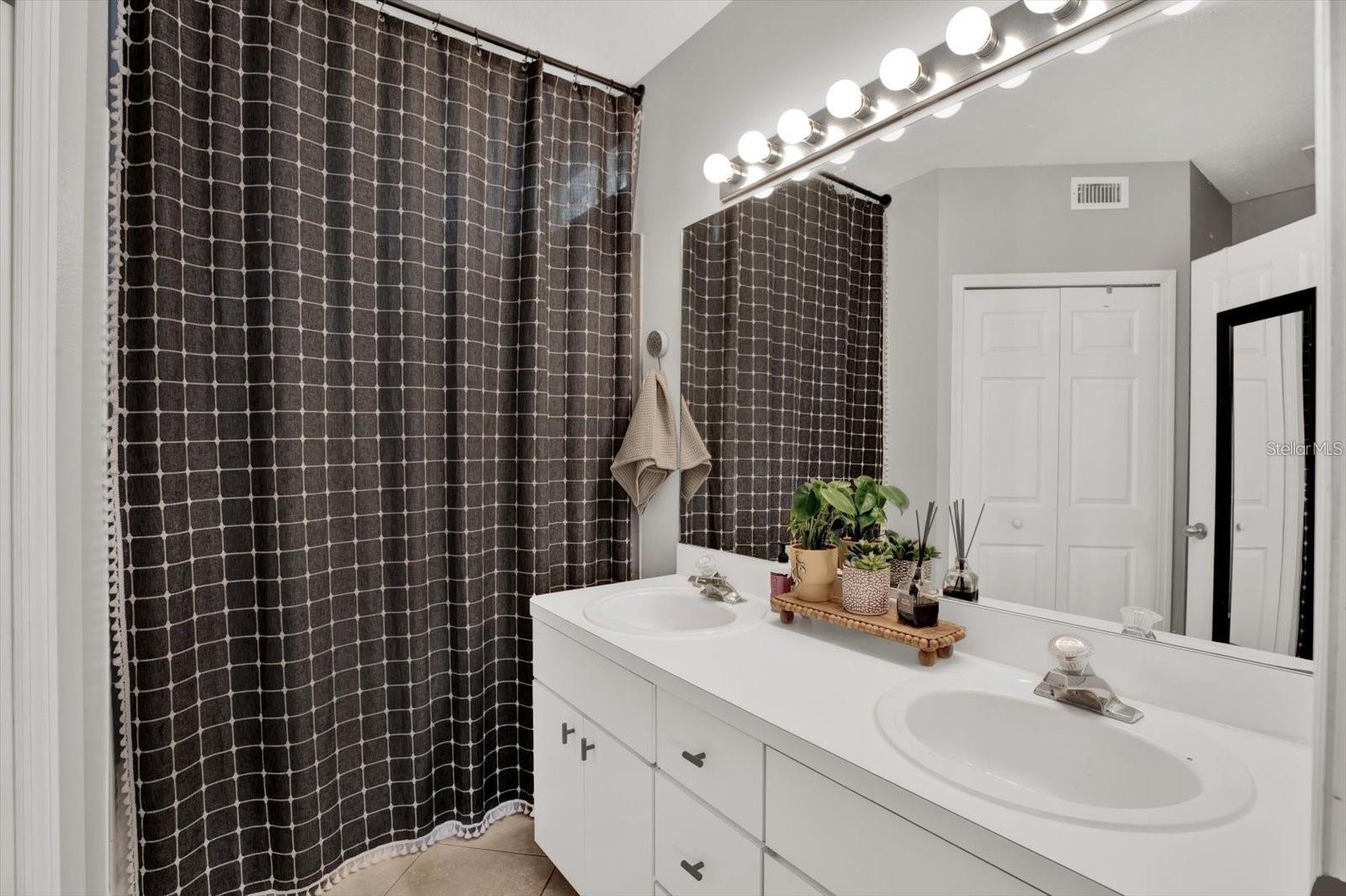 Image 10 of 18 For 6526 Summer Cove Drive