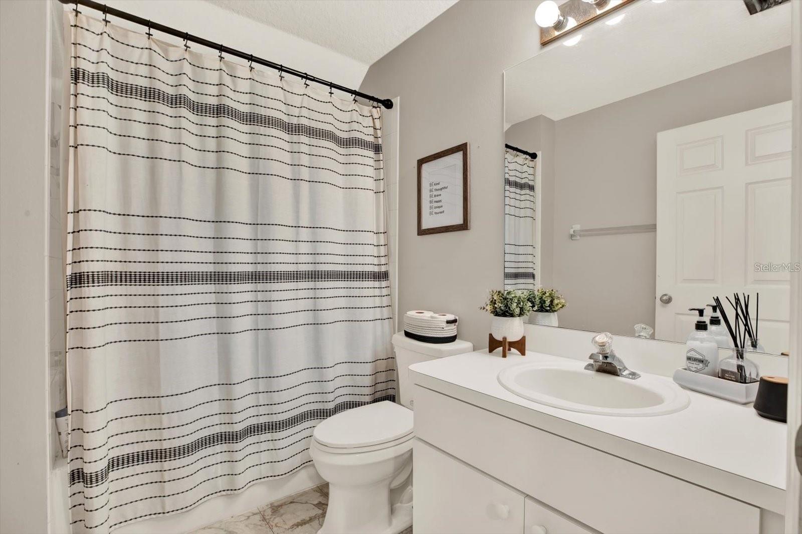 Image 15 of 18 For 6526 Summer Cove Drive