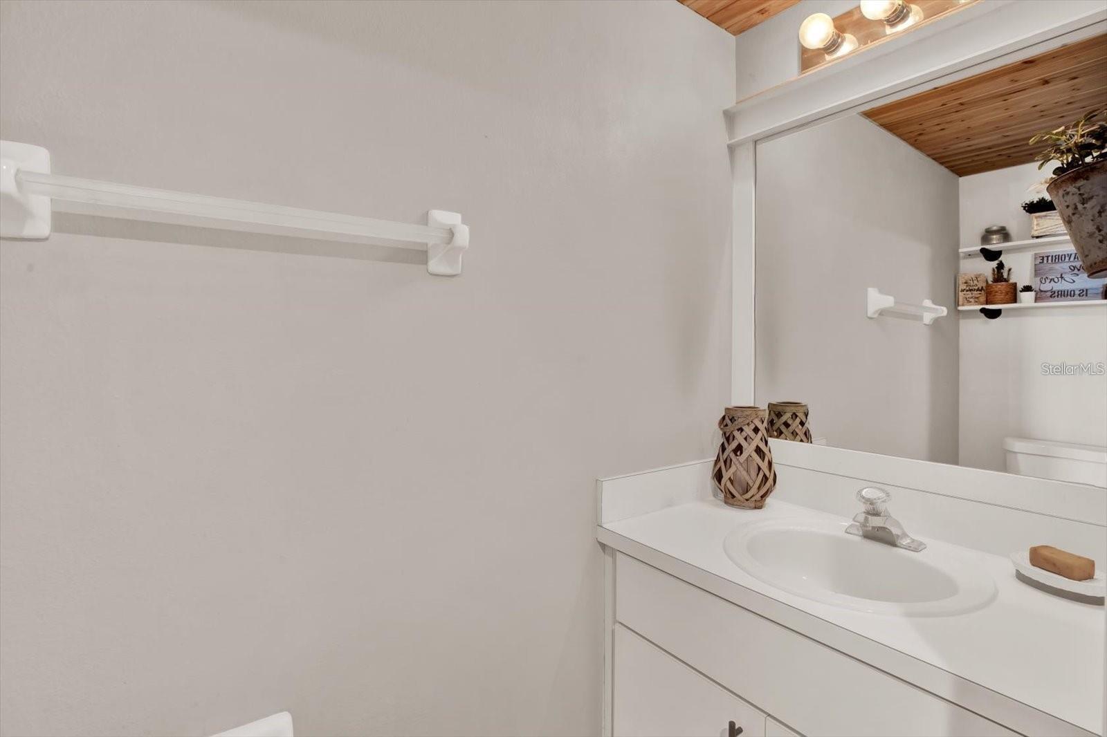 Image 7 of 18 For 6526 Summer Cove Drive