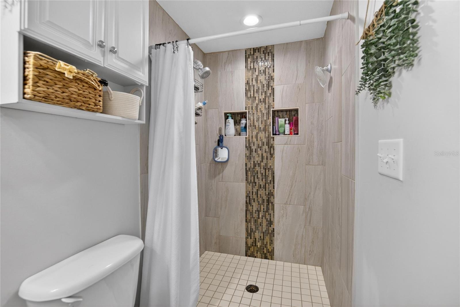 Image 12 of 29 For 5600 32nd Avenue N