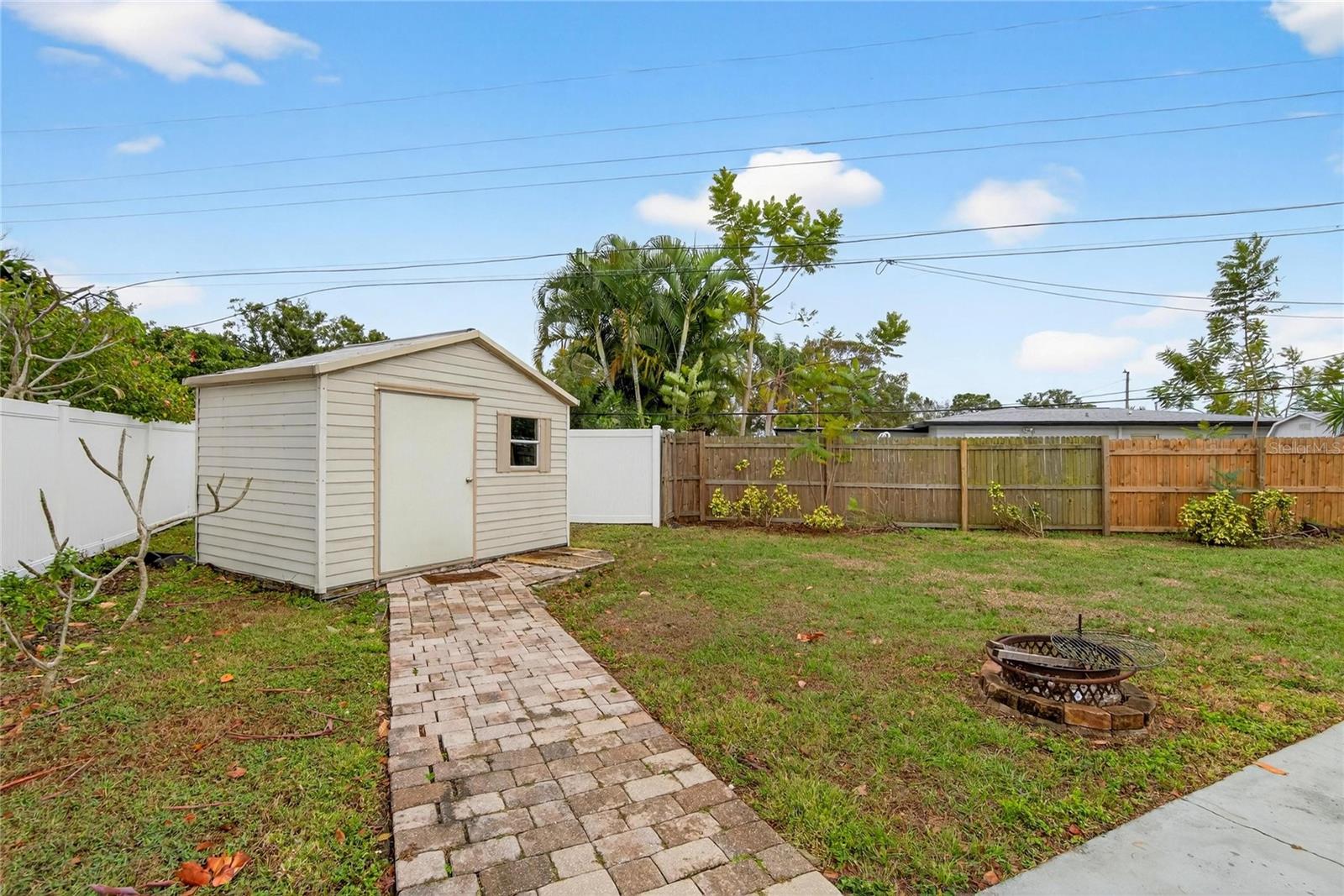 Image 23 of 29 For 5600 32nd Avenue N