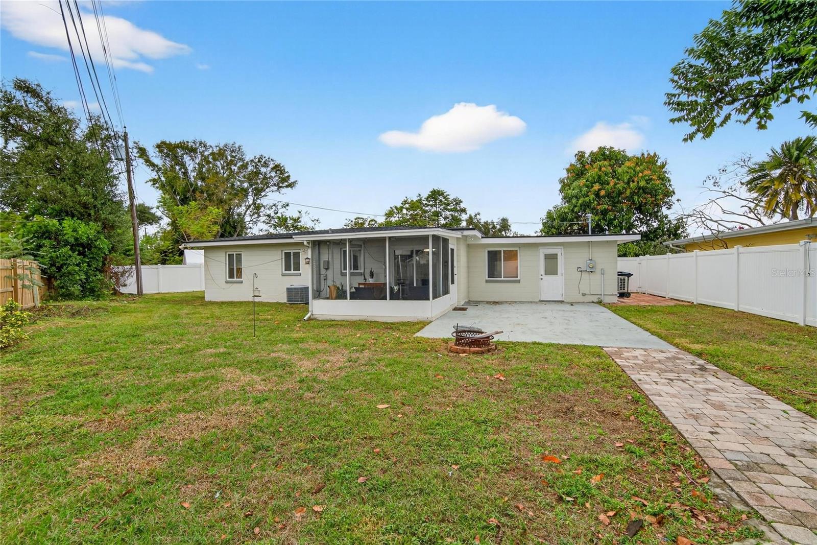 Image 26 of 29 For 5600 32nd Avenue N