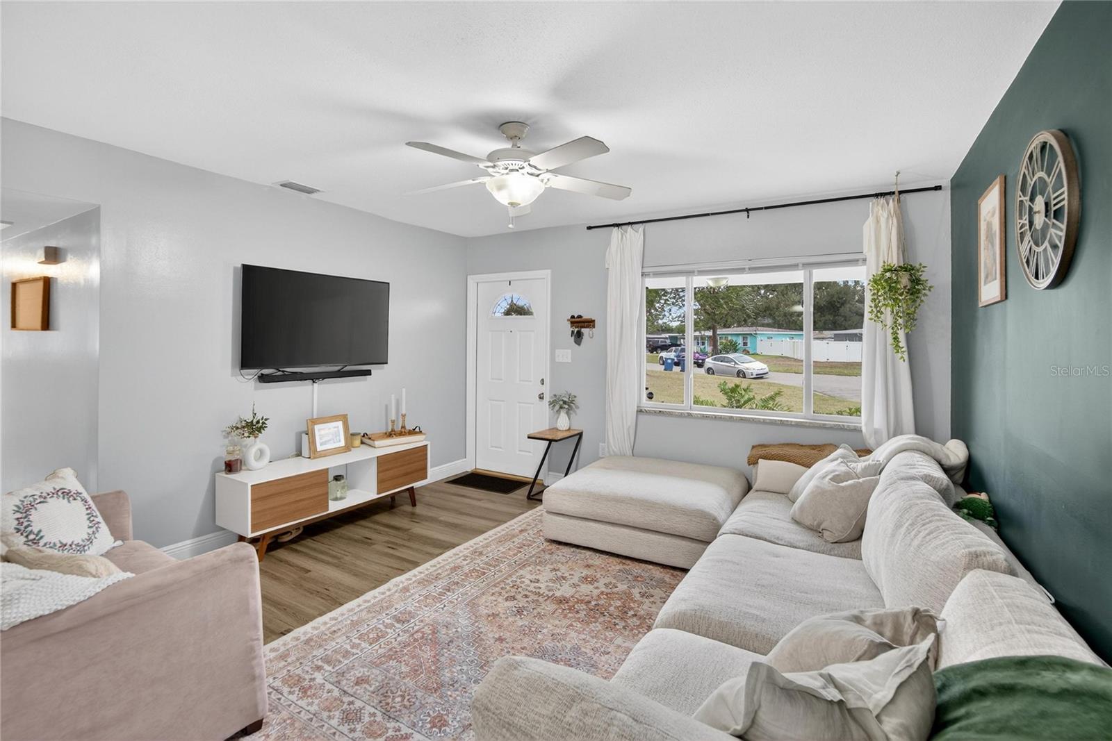 Image 5 of 29 For 5600 32nd Avenue N