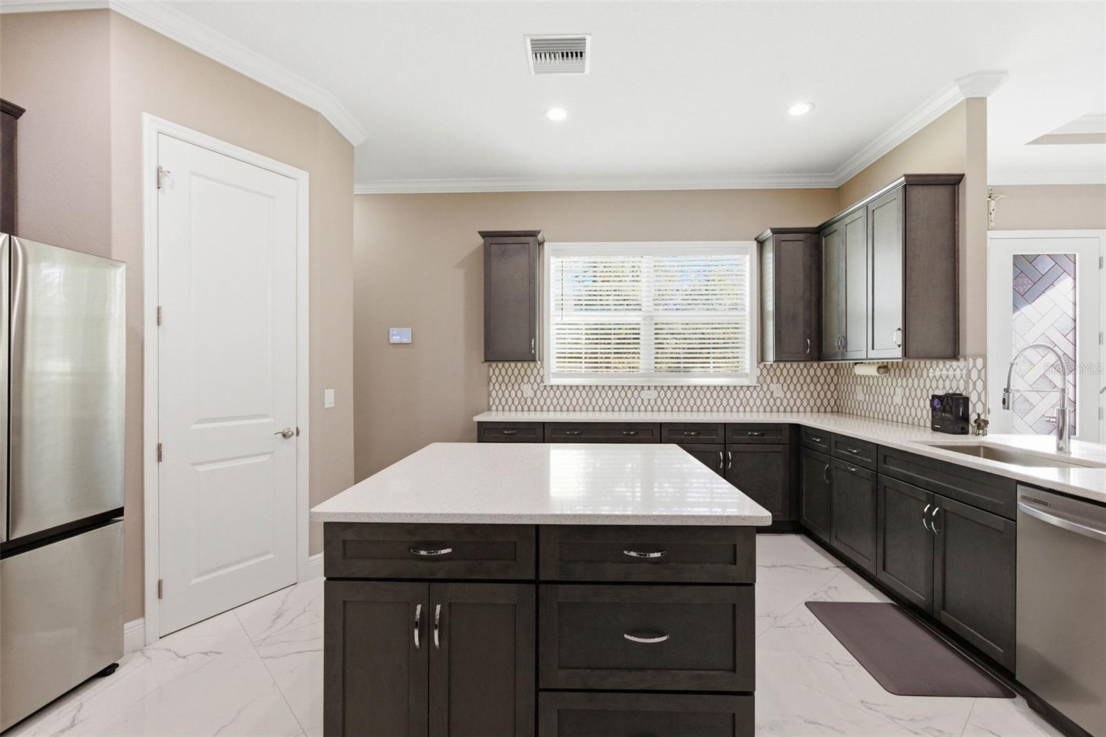 Image 18 of 72 For 6055 Rio Grande Drive