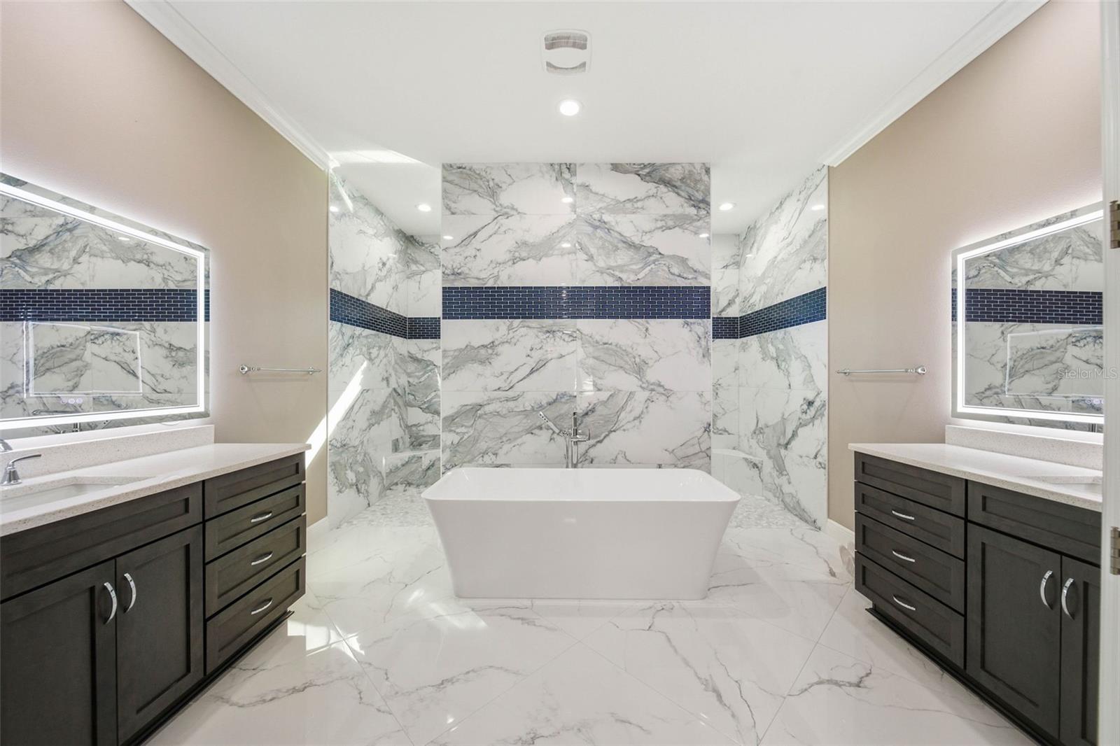 Image 26 of 72 For 6055 Rio Grande Drive