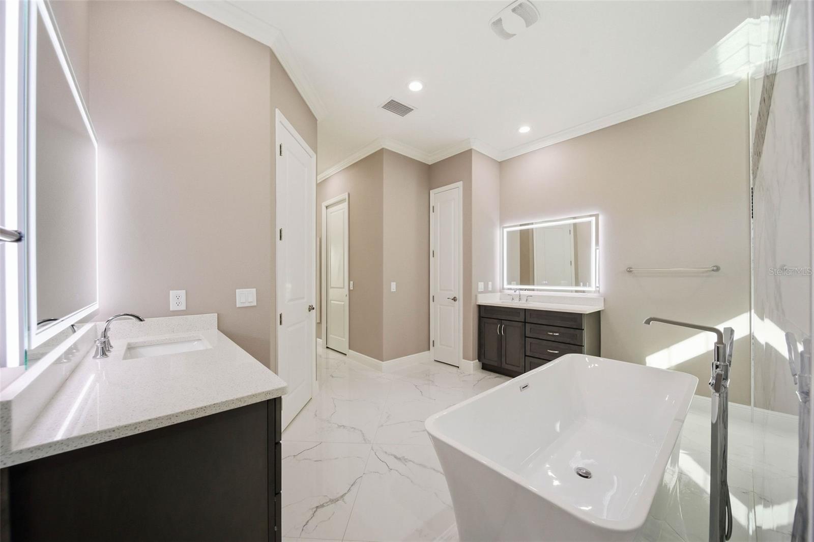 Image 30 of 72 For 6055 Rio Grande Drive