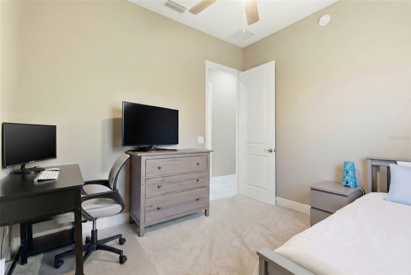 Image 39 of 72 For 6055 Rio Grande Drive