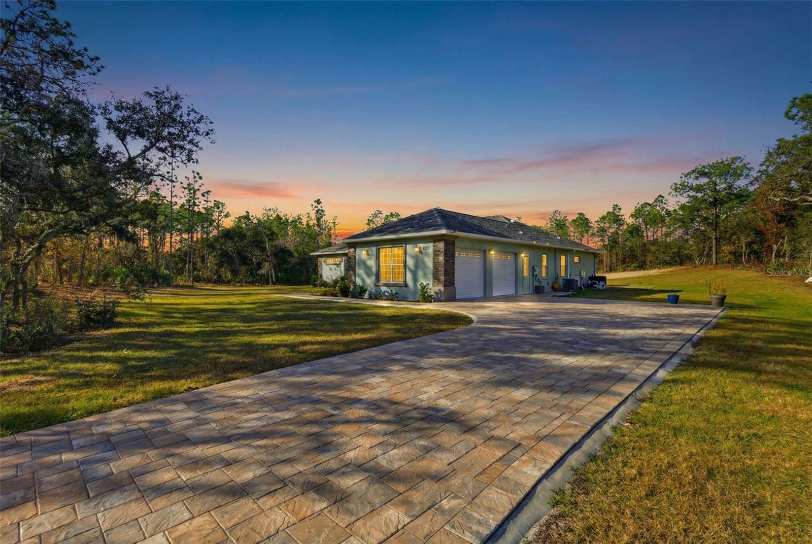 Image 4 of 72 For 6055 Rio Grande Drive