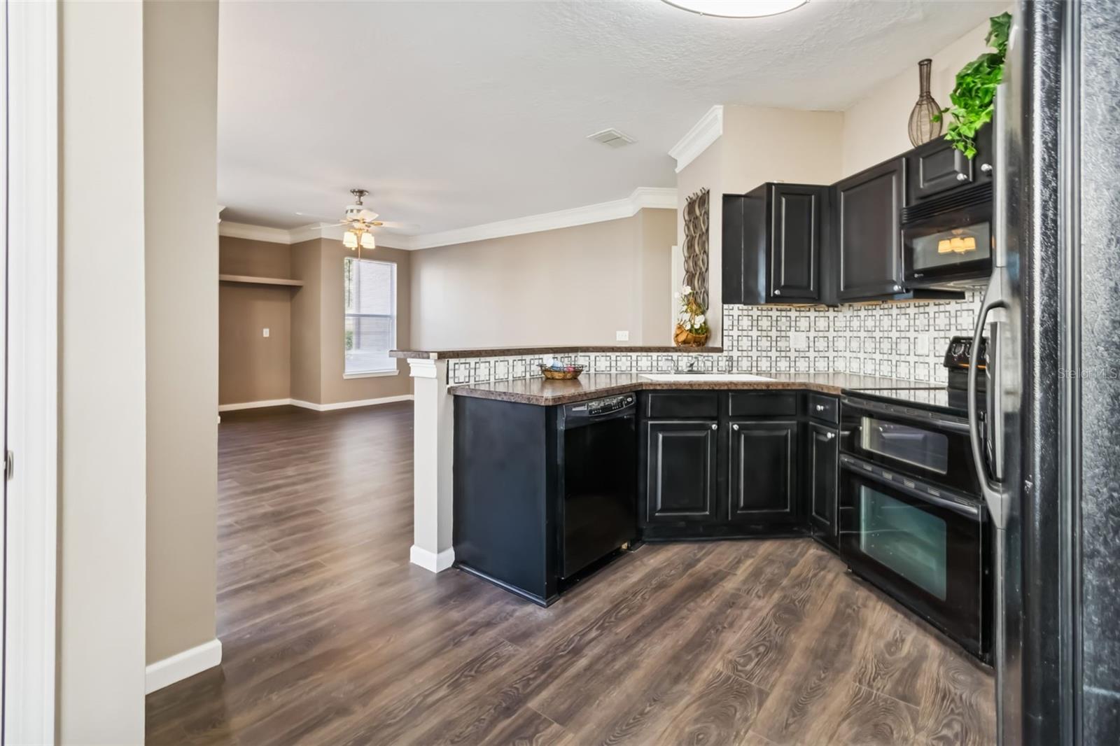 Image 10 of 54 For 17978 Villa Creek Drive