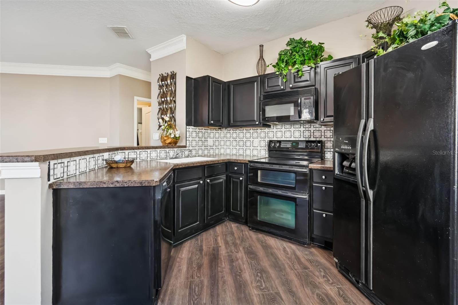 Image 11 of 54 For 17978 Villa Creek Drive