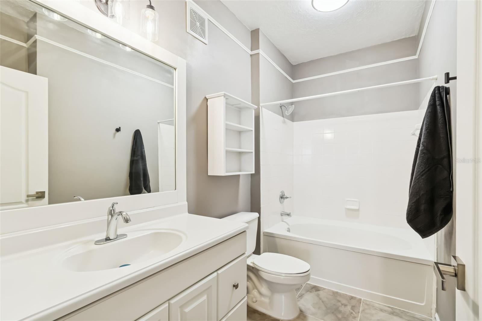 Image 18 of 54 For 17978 Villa Creek Drive