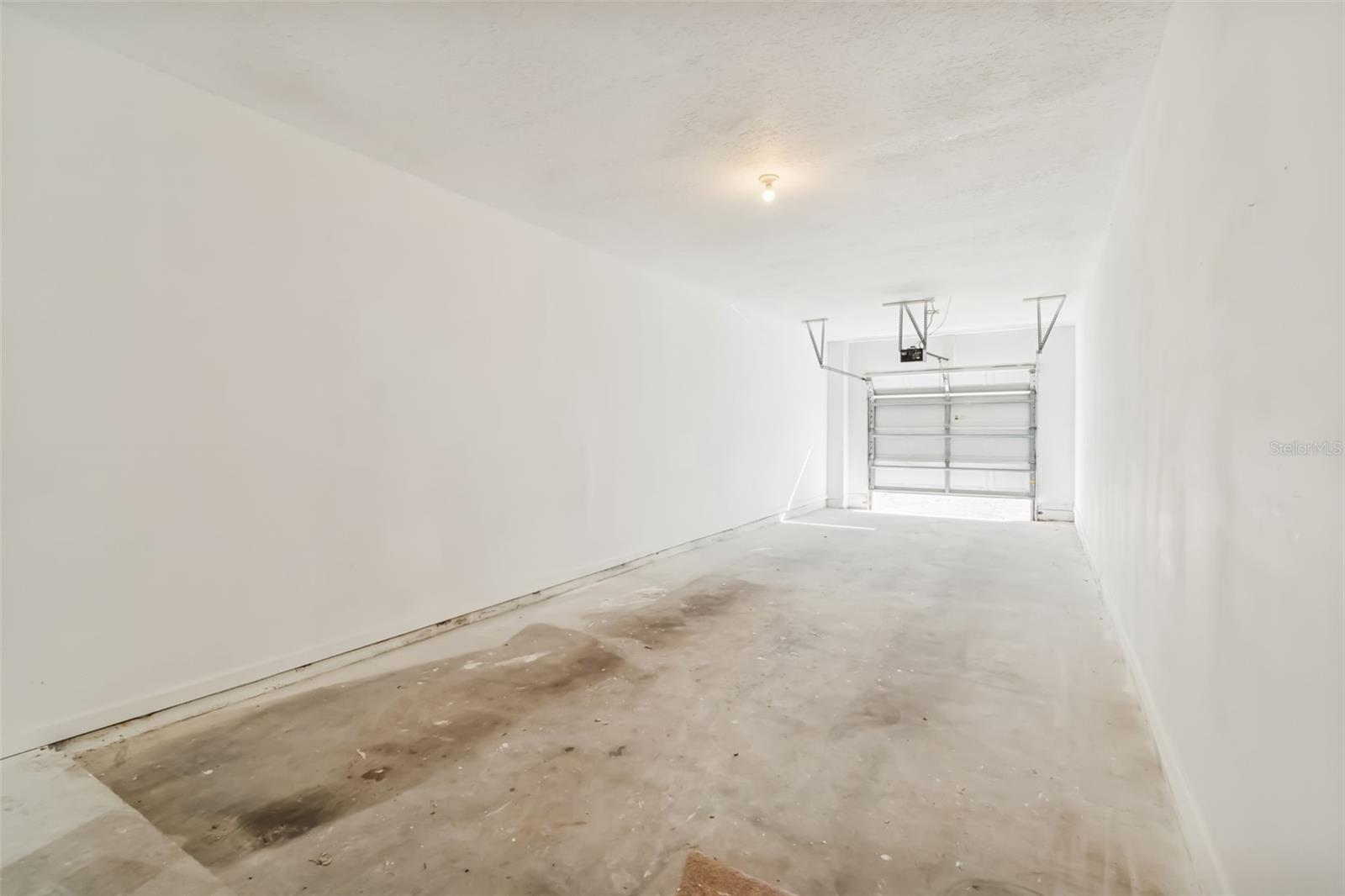 Image 26 of 54 For 17978 Villa Creek Drive