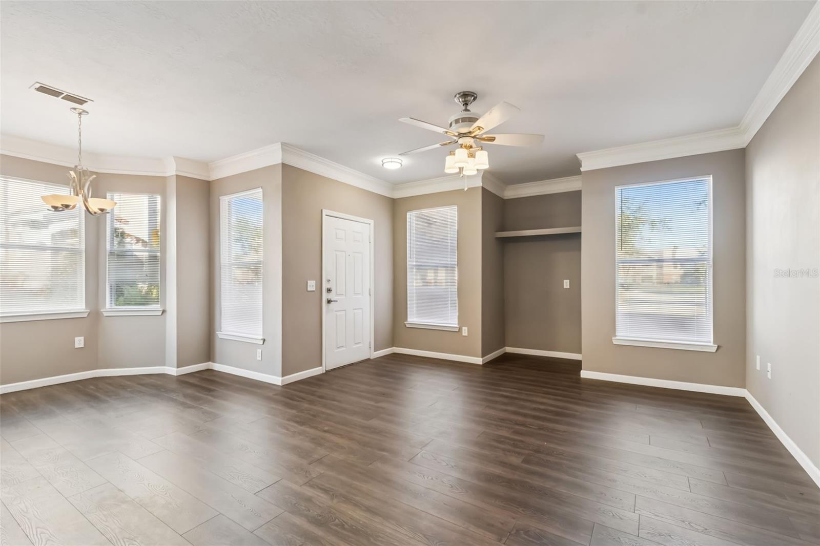 Image 5 of 54 For 17978 Villa Creek Drive