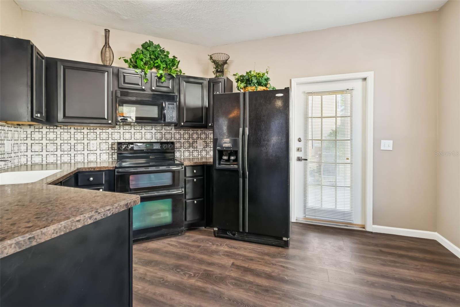 Image 9 of 54 For 17978 Villa Creek Drive