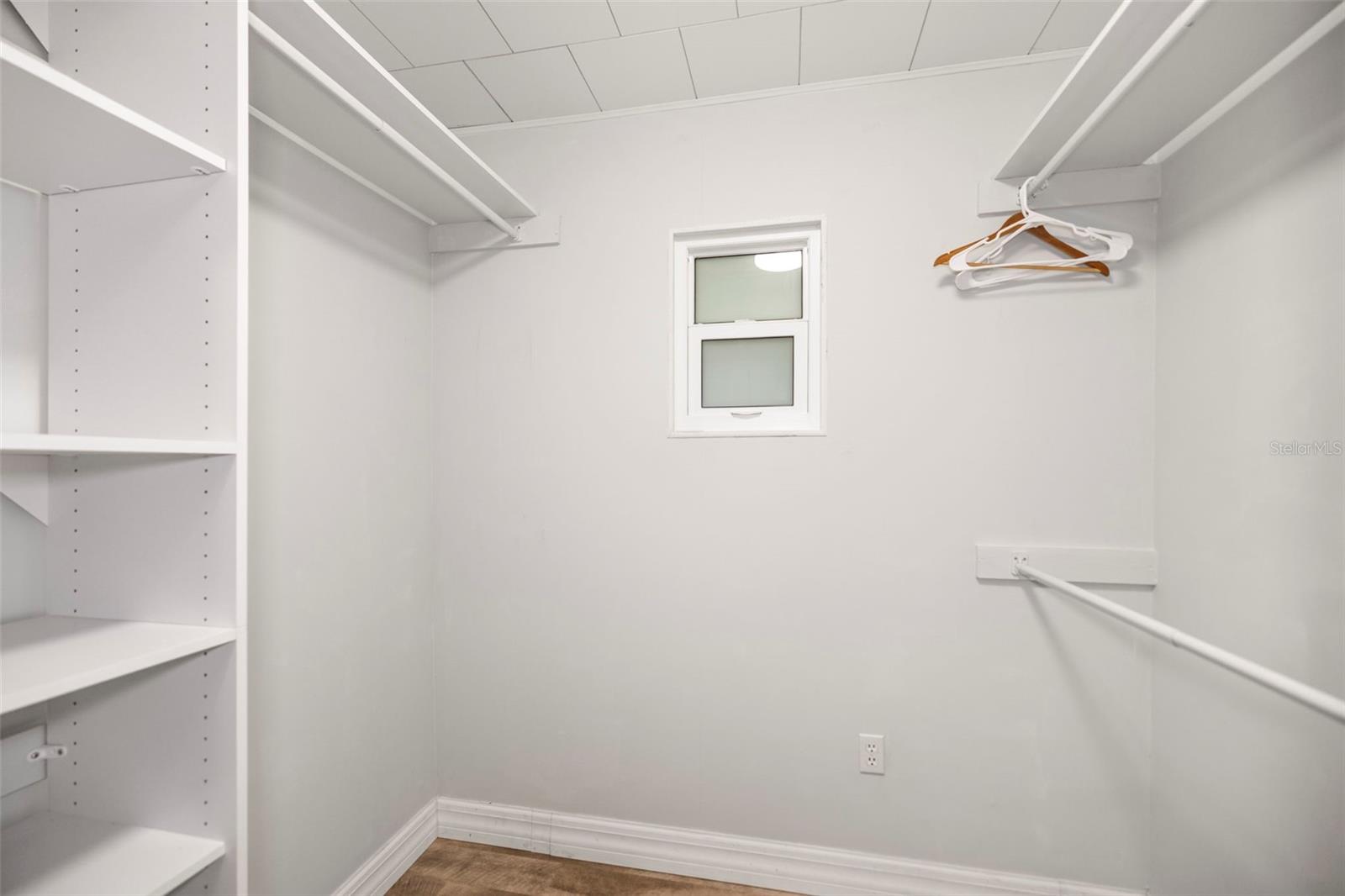 Image 36 of 84 For 400 Broadway