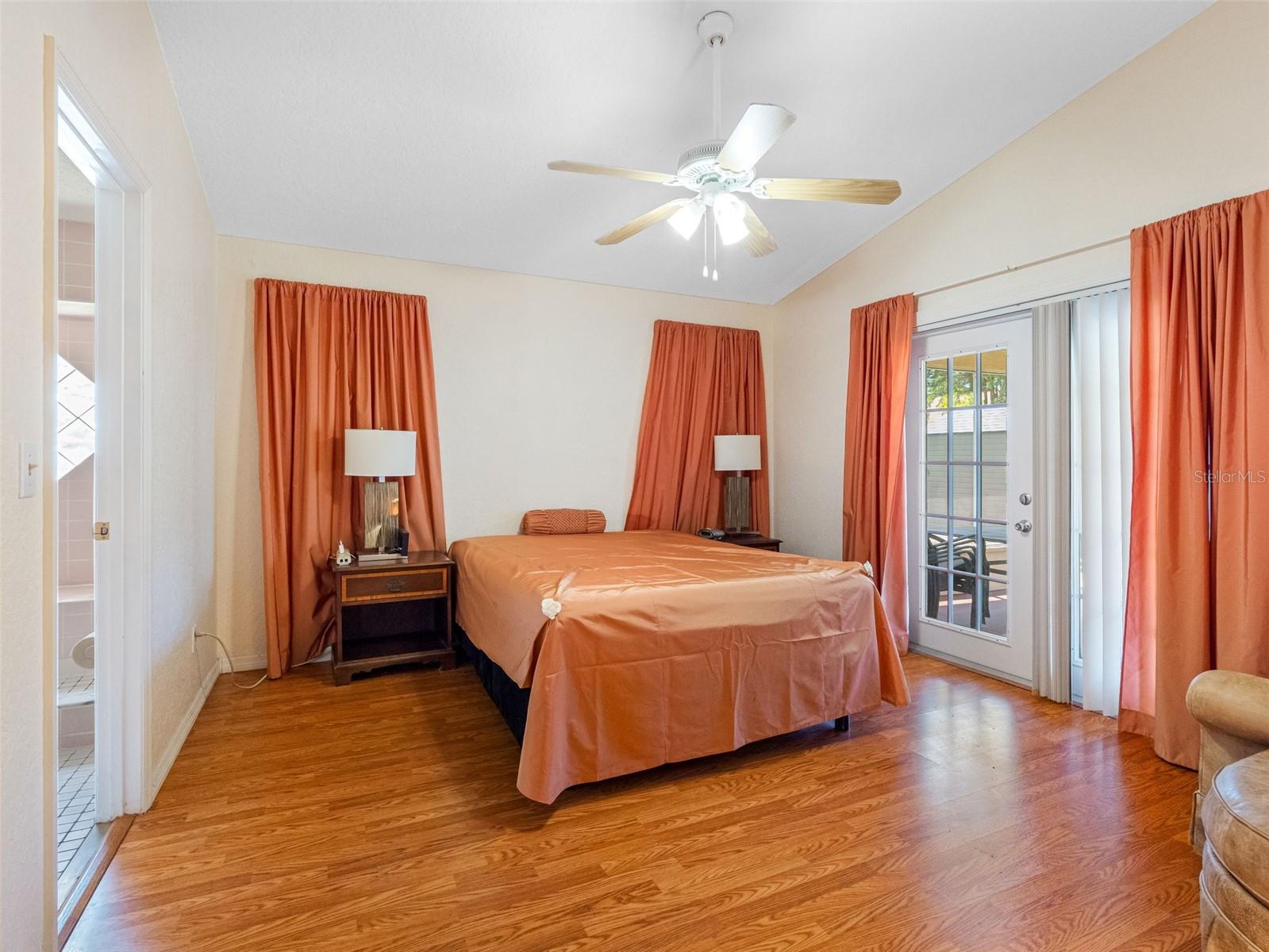 Listing photo id 9 for 7712 40th Terrace N