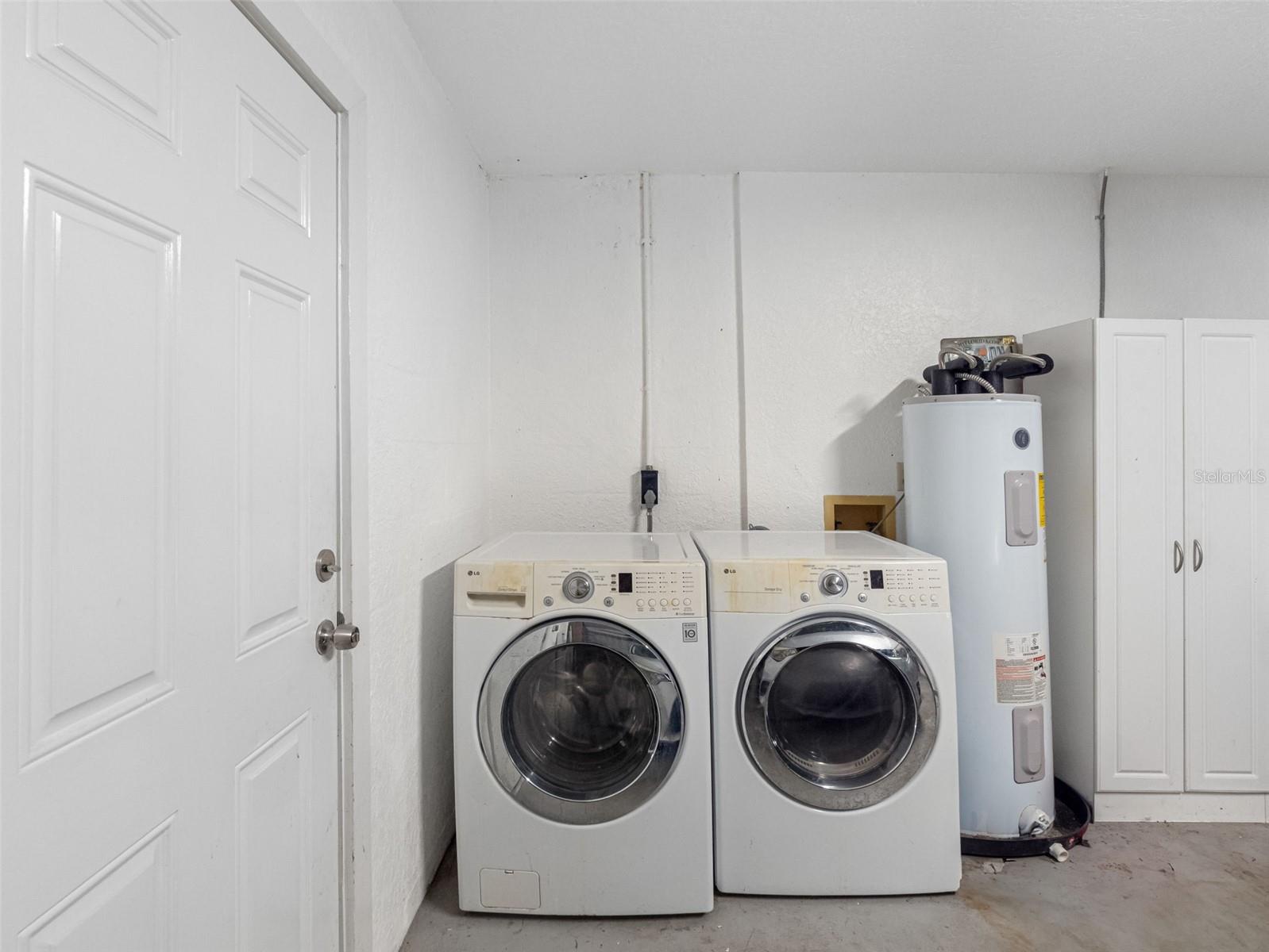 Listing photo id 13 for 7712 40th Terrace N