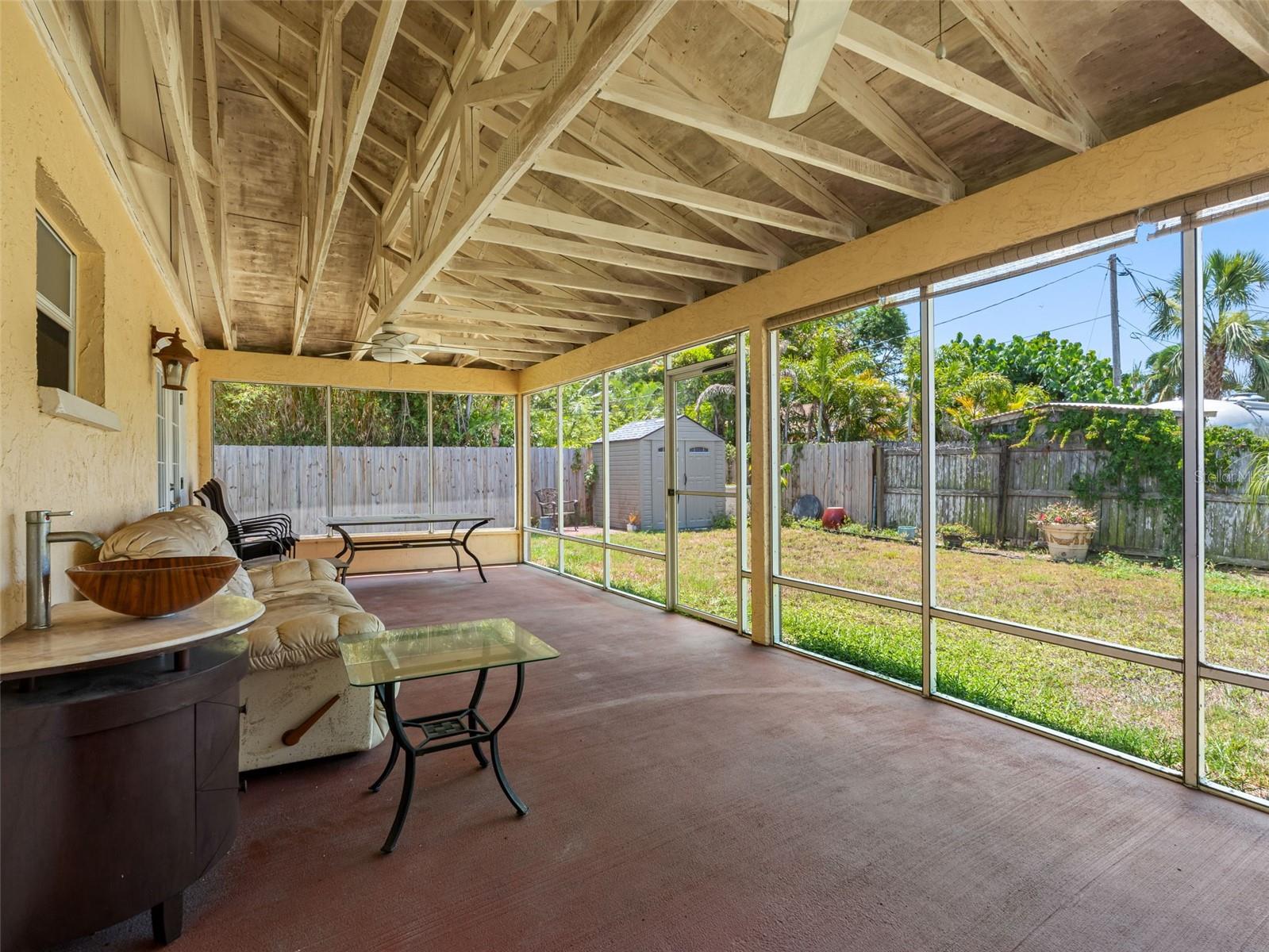 Listing photo id 14 for 7712 40th Terrace N