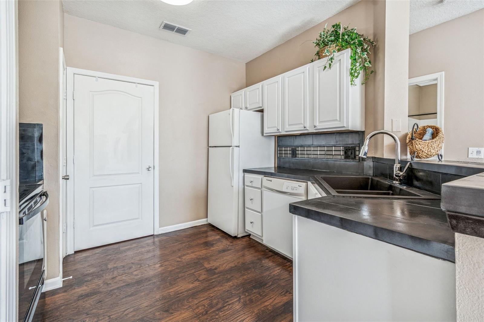 Image 10 of 55 For 10434 Villa View Circle