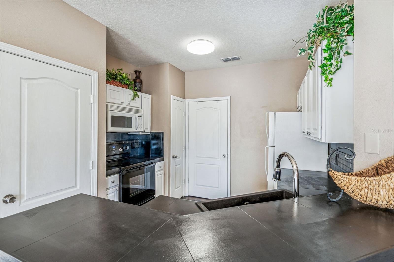 Image 14 of 55 For 10434 Villa View Circle