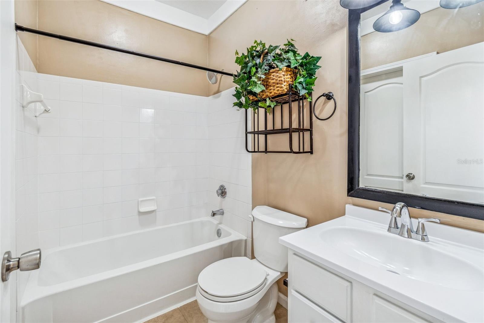 Image 9 of 55 For 10434 Villa View Circle