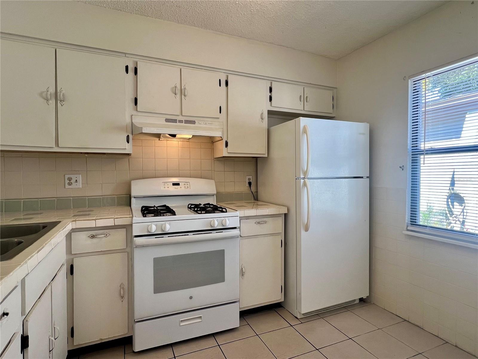 Image 2 of 15 For 1361 Mission Hills Boulevard