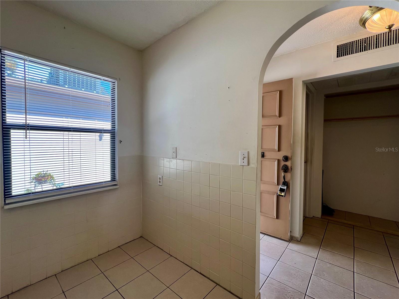 Image 4 of 15 For 1361 Mission Hills Boulevard