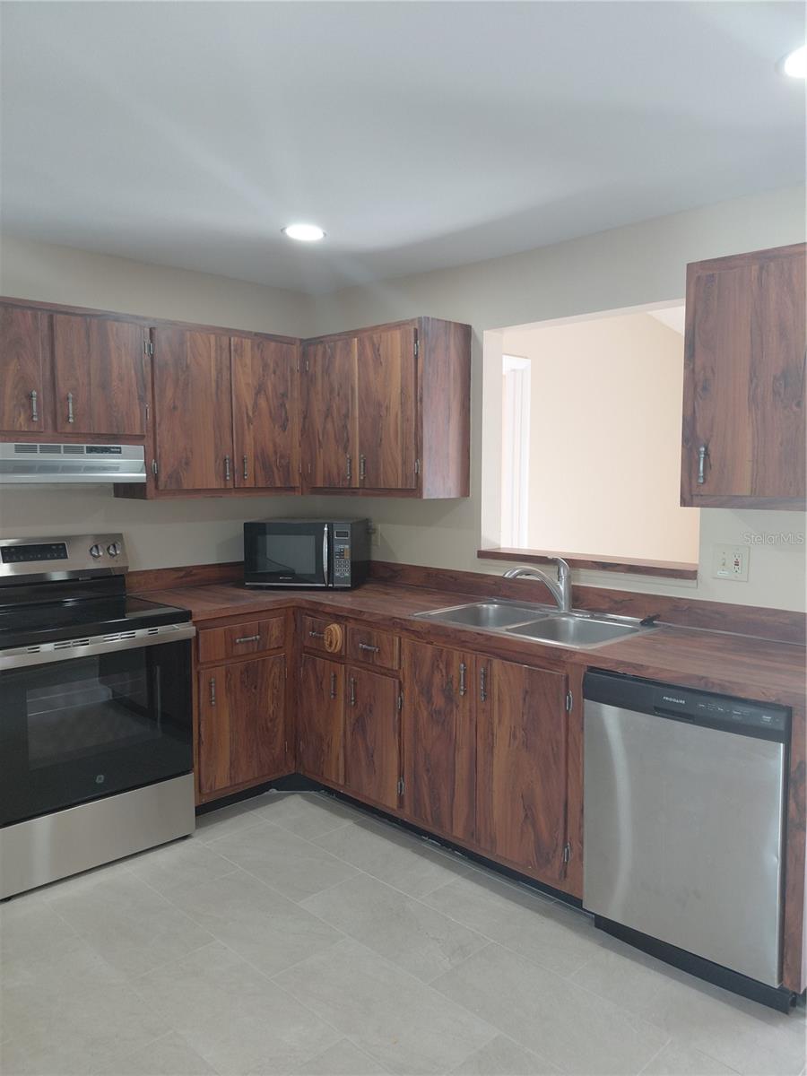 Image 5 of 16 For 7507 Sanibel Circle