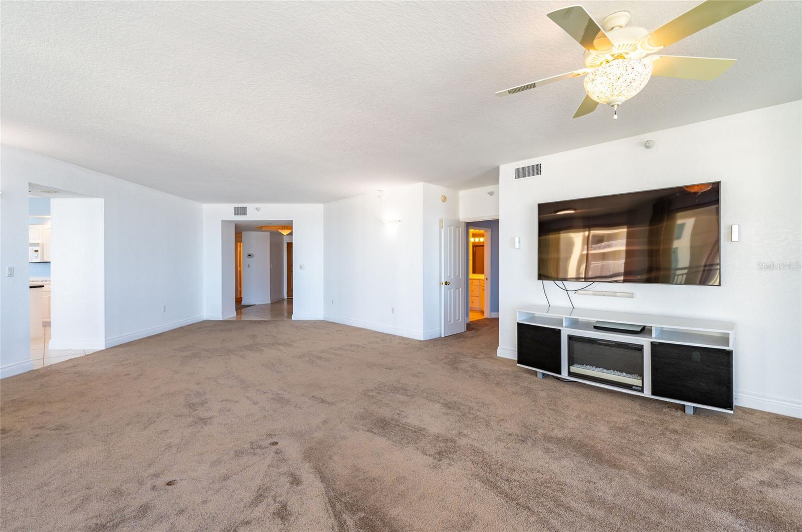 Image 14 of 50 For 1180 Gulf Boulevard 1902