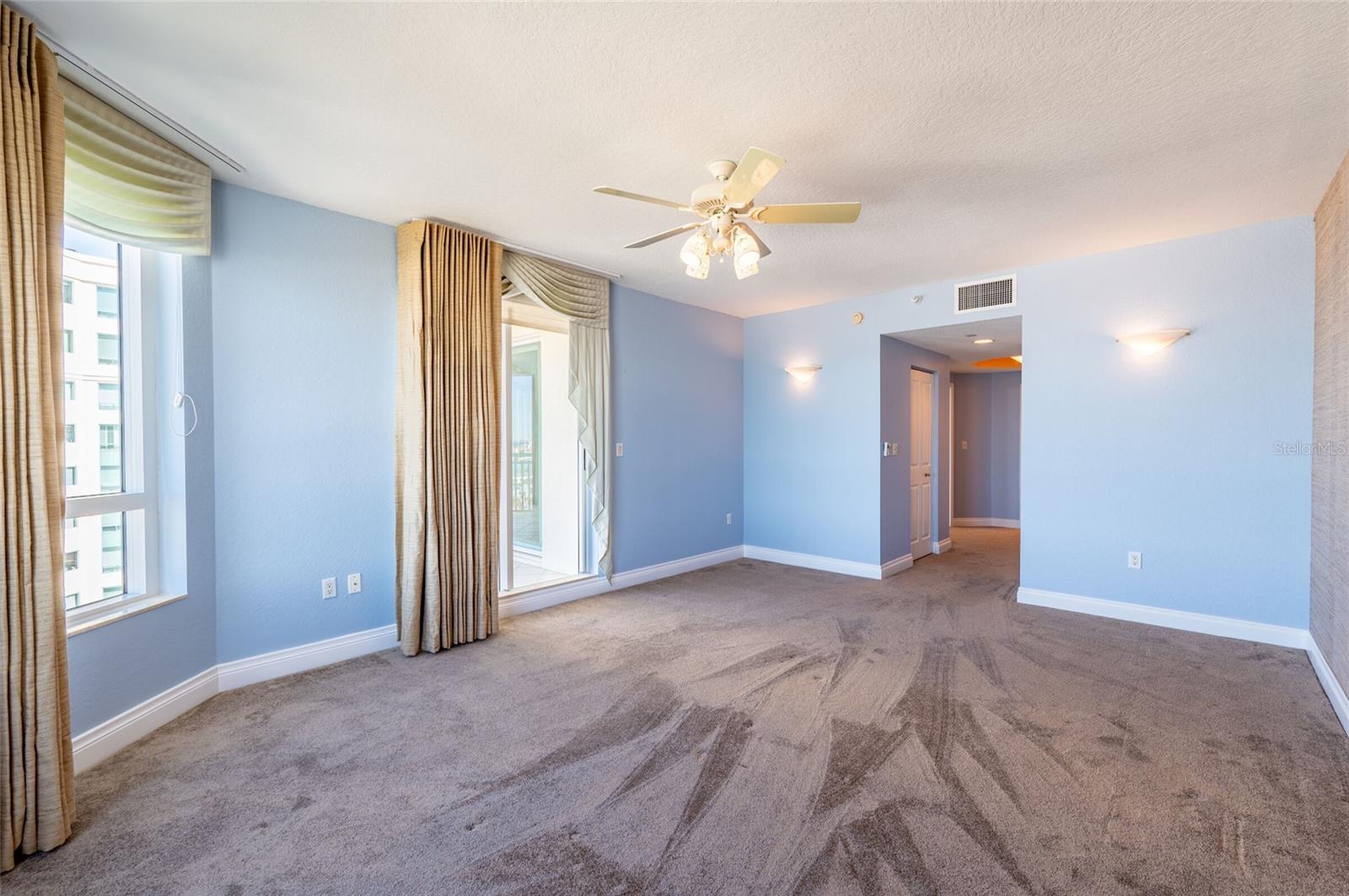 Image 23 of 50 For 1180 Gulf Boulevard 1902