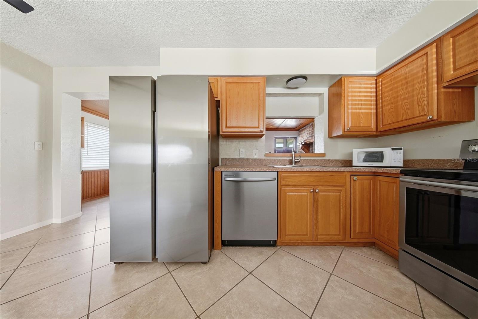 Image 13 of 37 For 11373 62nd Avenue