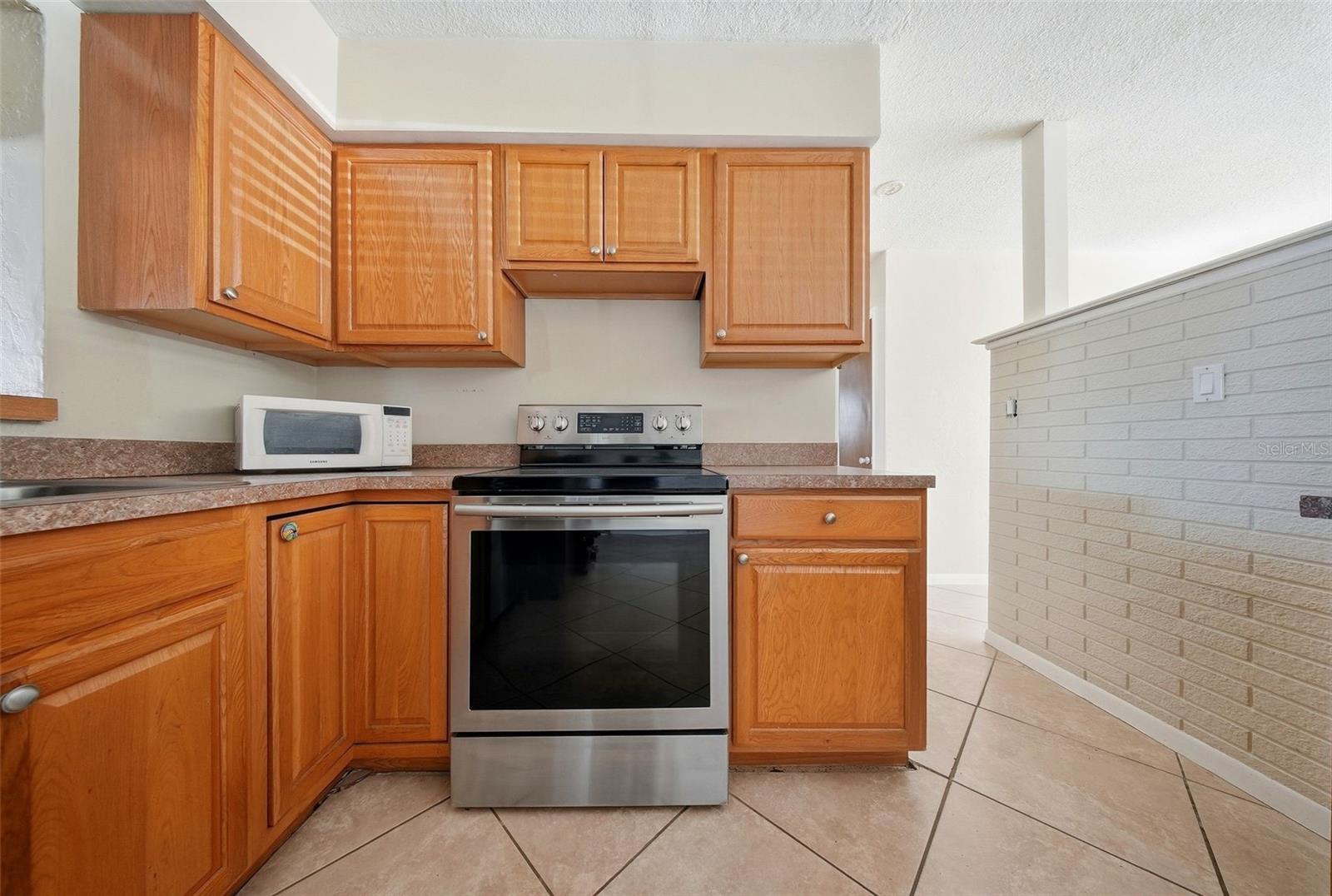 Image 14 of 37 For 11373 62nd Avenue