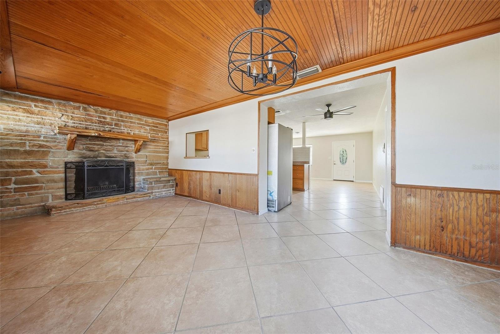 Image 15 of 37 For 11373 62nd Avenue