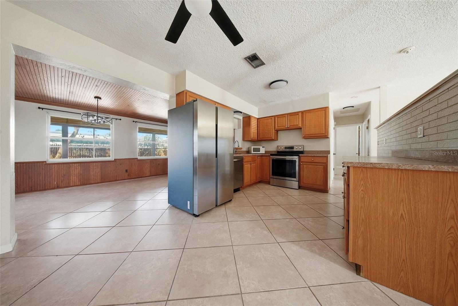 Image 16 of 37 For 11373 62nd Avenue