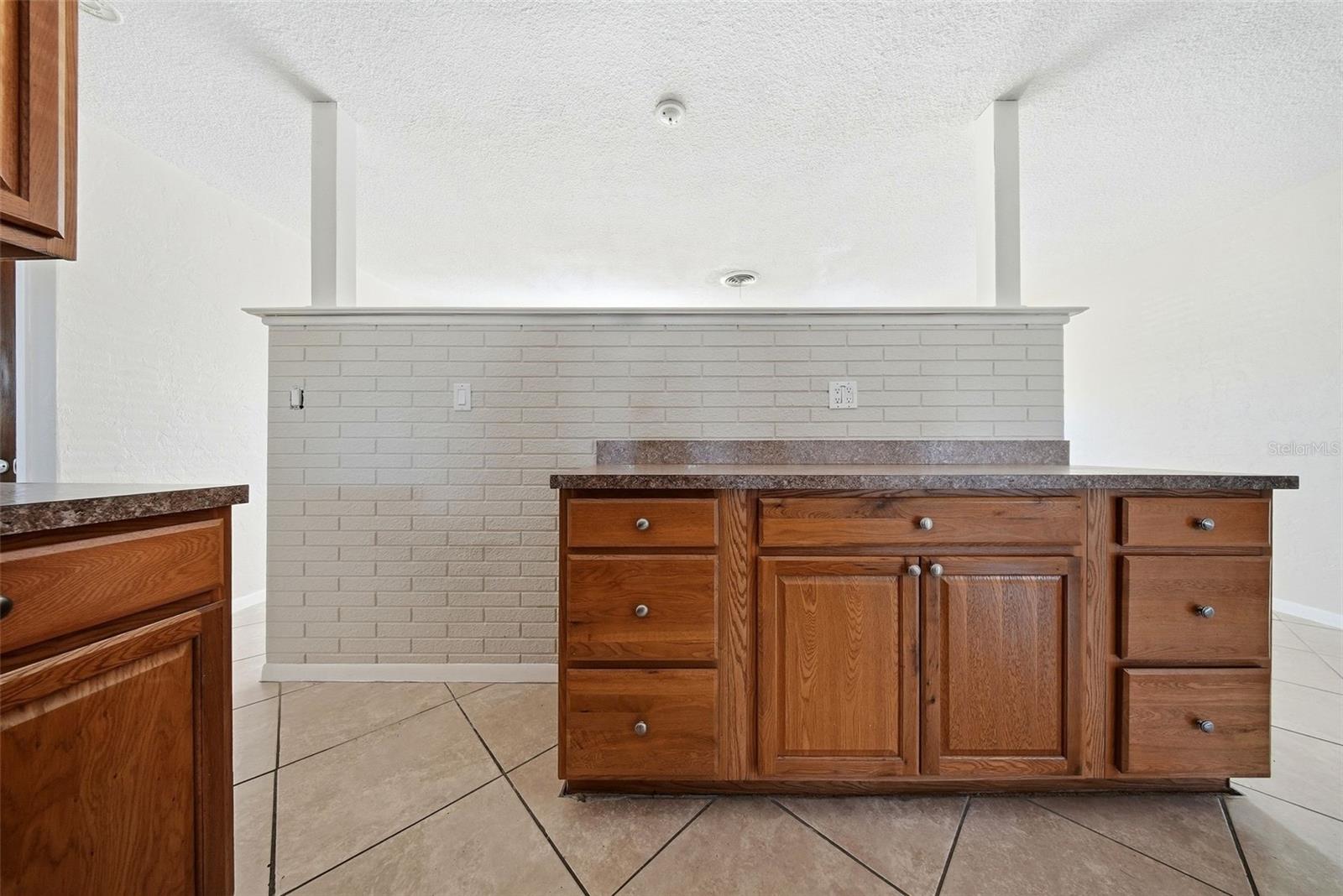 Image 19 of 37 For 11373 62nd Avenue