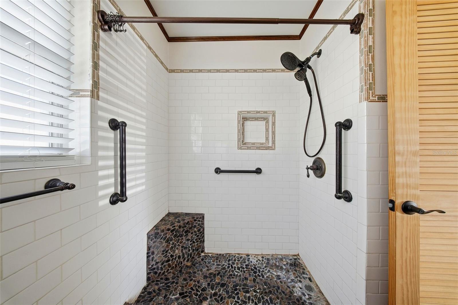 Image 25 of 37 For 11373 62nd Avenue