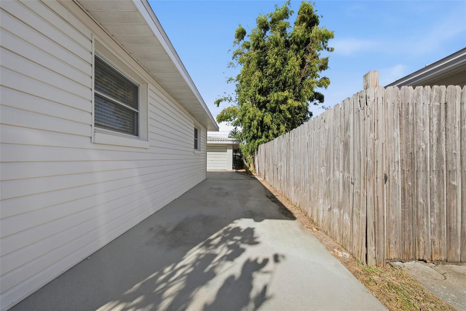 Image 28 of 37 For 11373 62nd Avenue