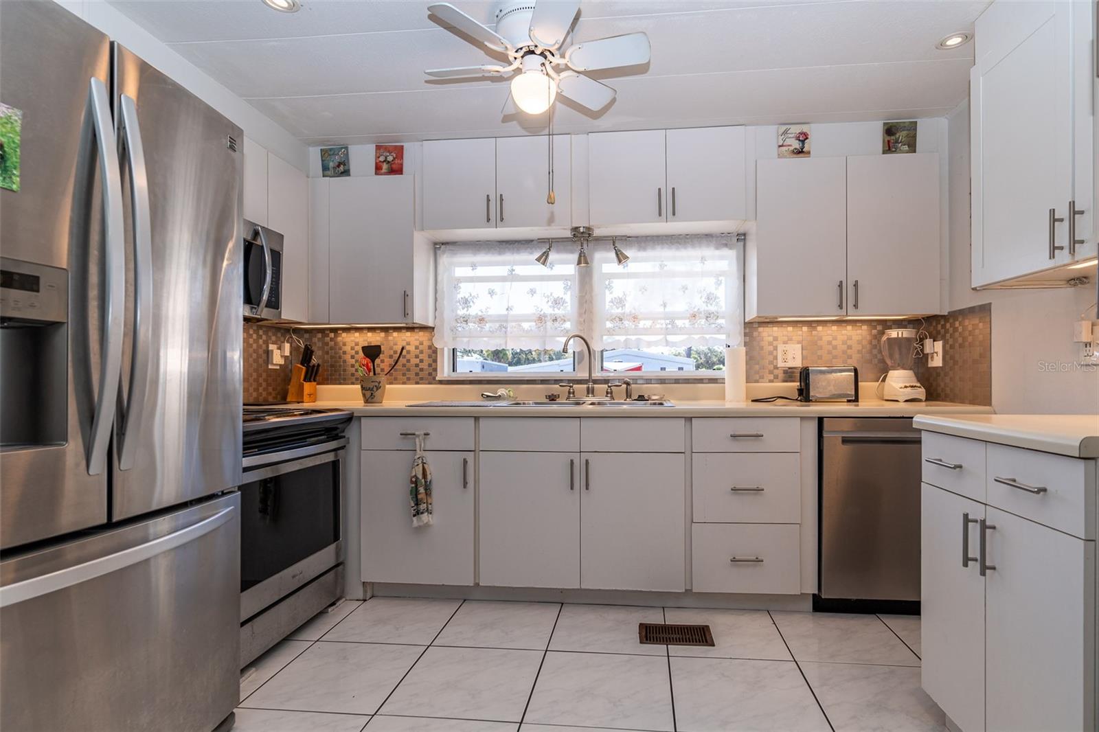 Image 22 of 37 For 7880 54th Avenue N 106