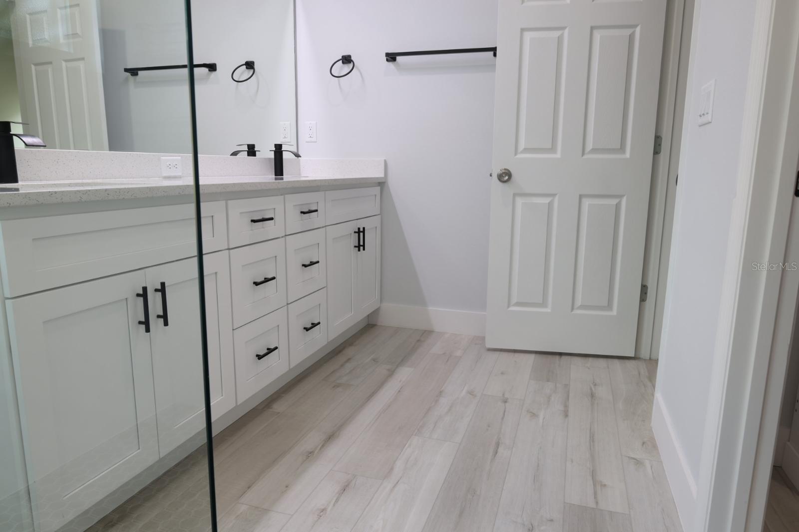 Image 17 of 29 For 2522 Castle Road