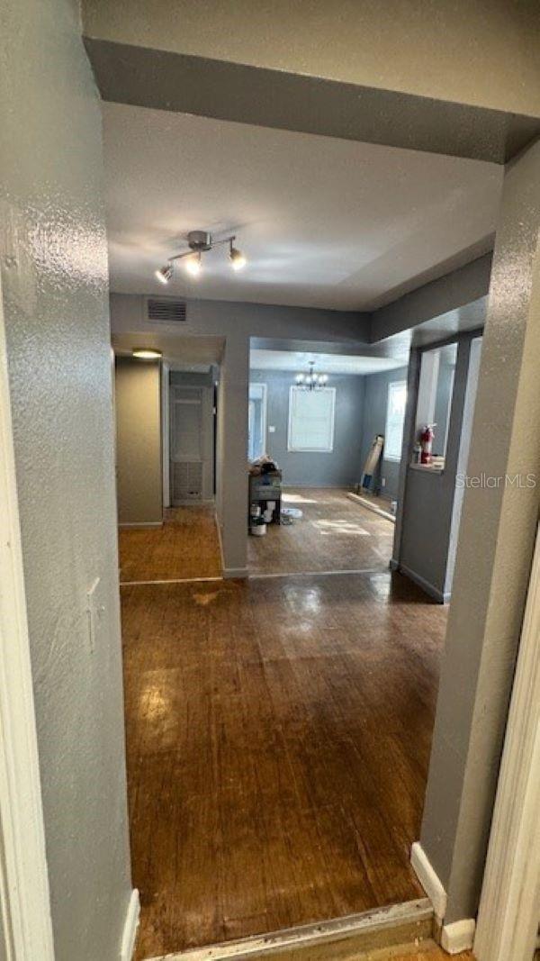 Image 17 of 23 For 3022 Deleuil Avenue