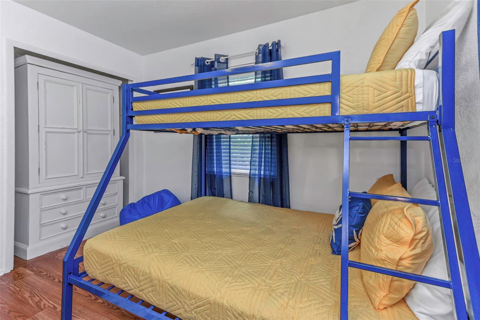 Image 41 of 93 For 11530 66th Avenue N