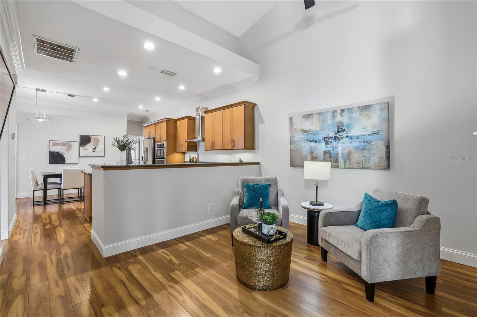 Image 17 of 63 For 427-429 Grant Street