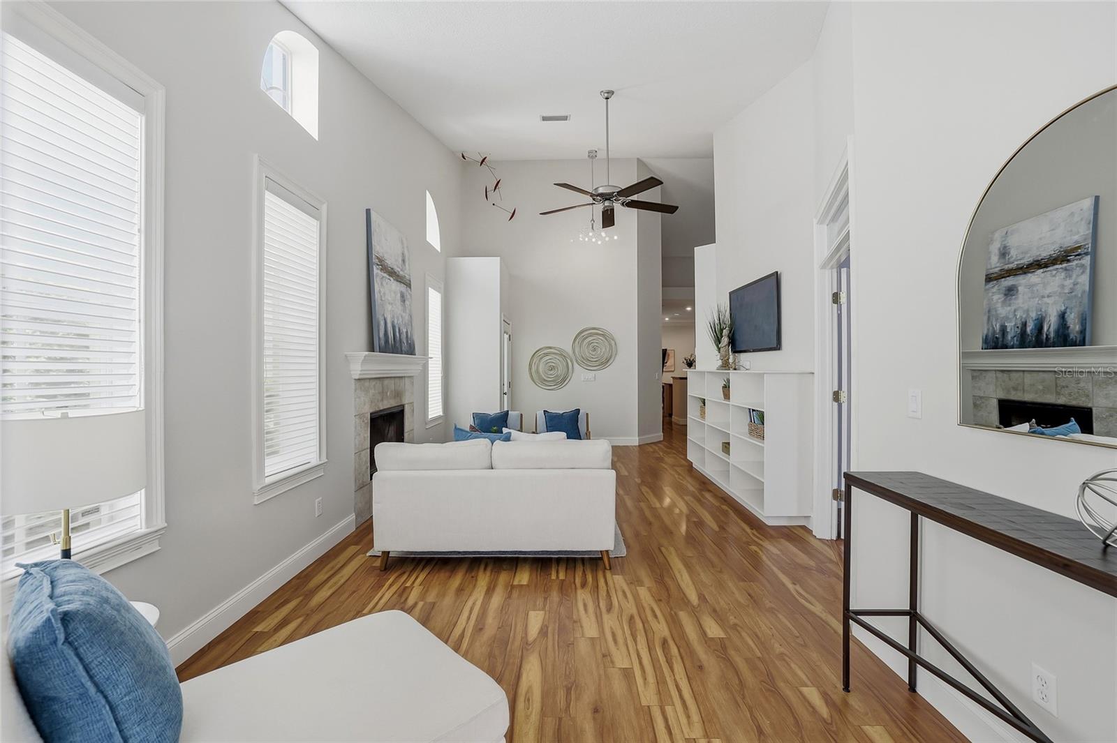 Image 25 of 63 For 427-429 Grant Street