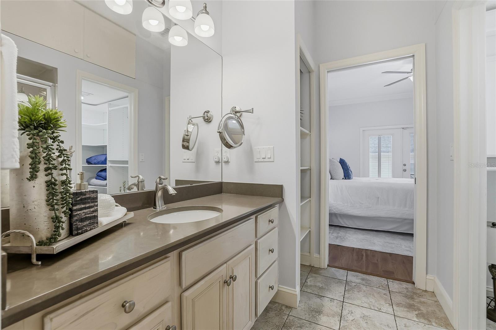 Image 31 of 63 For 427-429 Grant Street