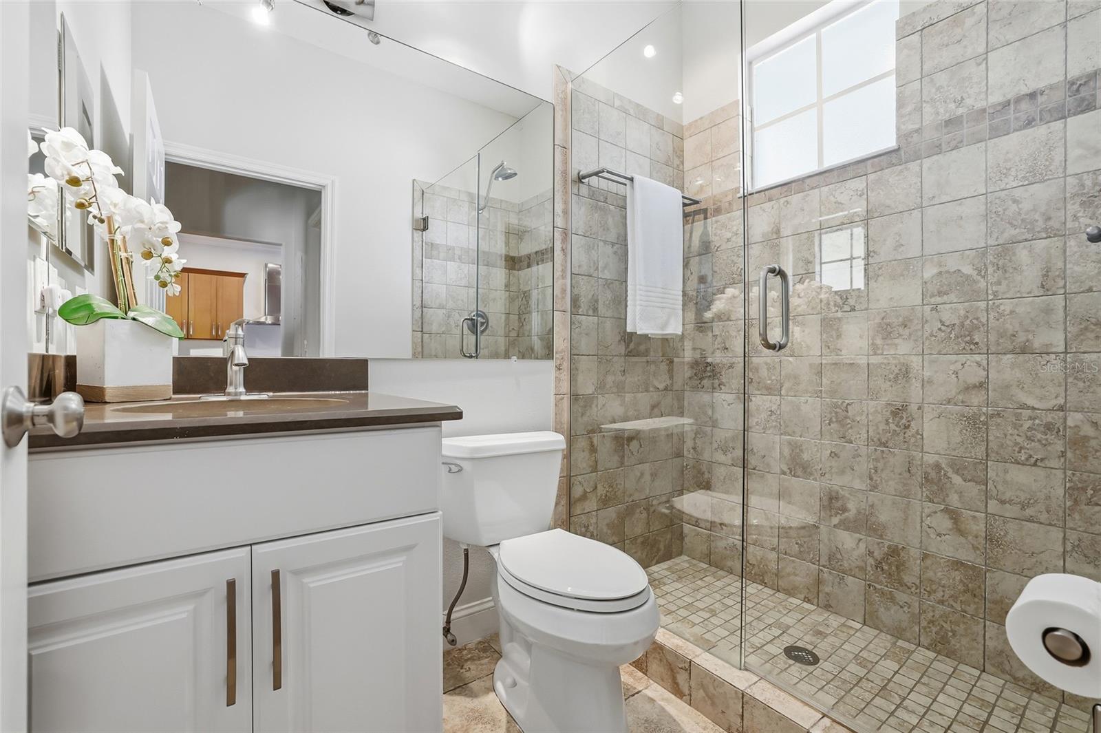 Image 34 of 63 For 427-429 Grant Street