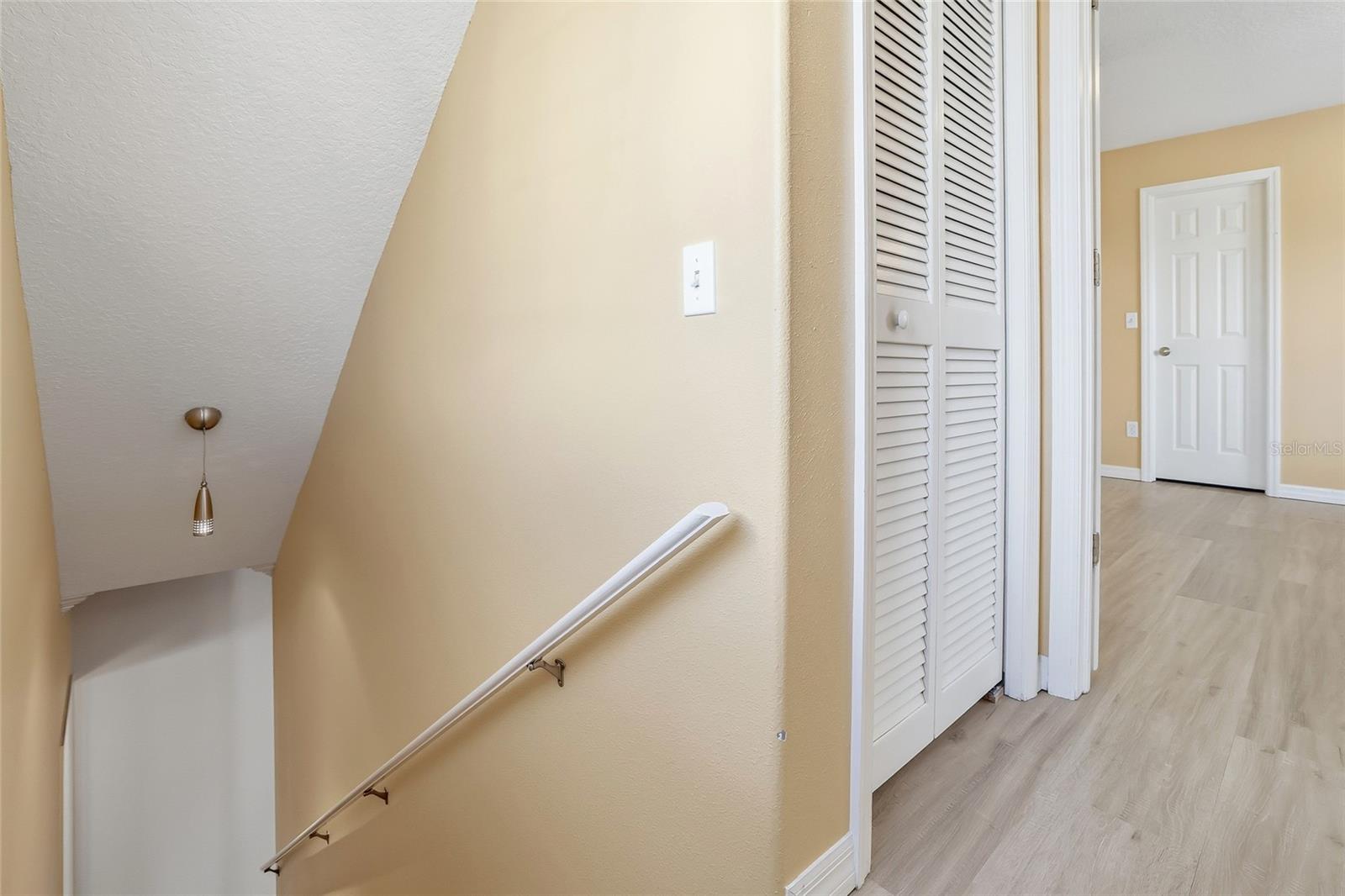 Image 37 of 63 For 427-429 Grant Street